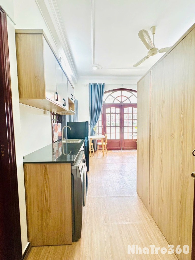 Studio ban công máy giặt riêng gần etown tân bình
