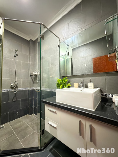 Cho thuê studio ban công full nội thất, gần chợ Bến Thành, Bitexco, cầu Ông Lãnh, Pullman