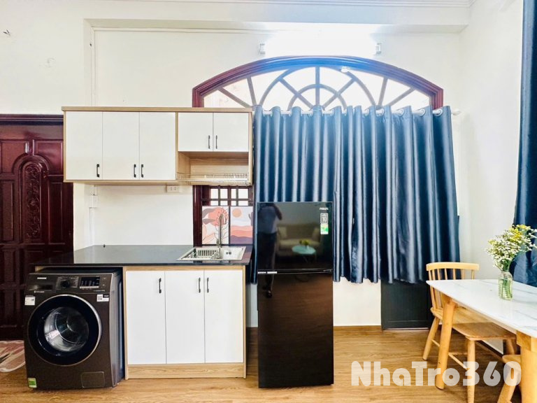 Studio ban công máy giặt riêng gần etown tân bình