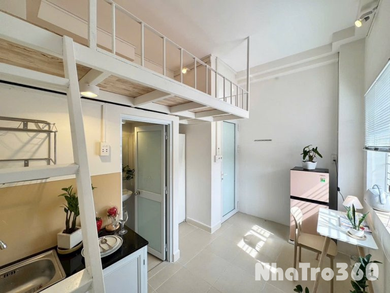 Căn Hộ Có Gác Cửa Sổ Tân Bình Giáp Quận 10
