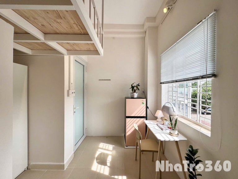 Căn Hộ Có Gác Cửa Sổ Tân Bình Giáp Quận 10