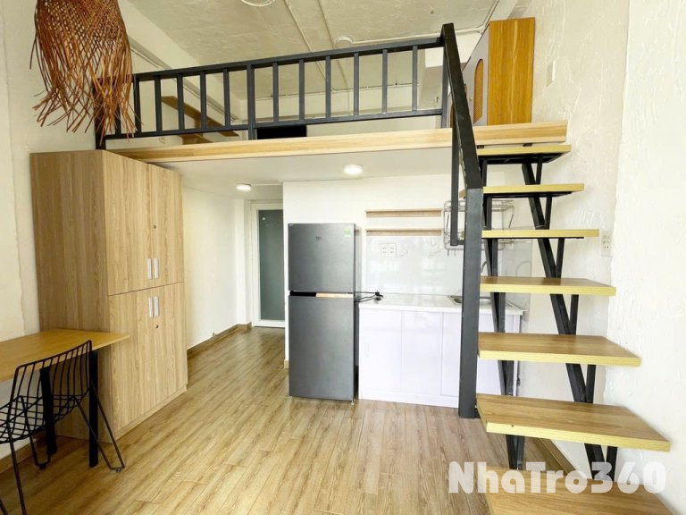 PHÒNG FULL OPTION - CÓ TV & BAN CÔNG