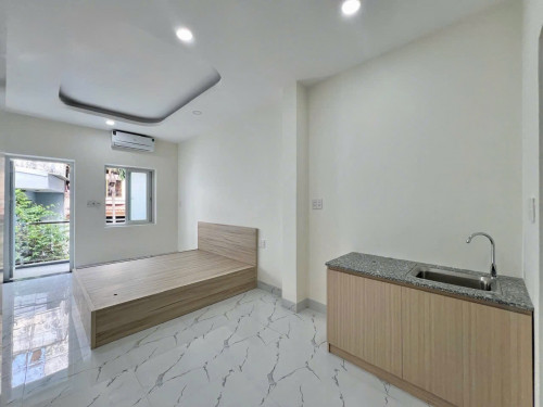 Cho thuê căn hộ ban công, Q1, đường Bùi Thị Xuân, gần Công Viên 23/9, Công Viên Tao Đàn, ĐH Văn Lang