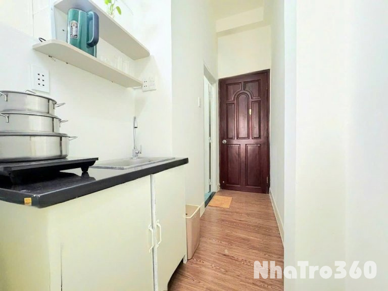 Cho thuê căn hộ ban công quận 1 full nội thất