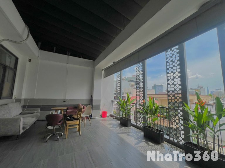 Cho thuê căn hộ 2PN quận 3 ban công lớn, tiện nghi