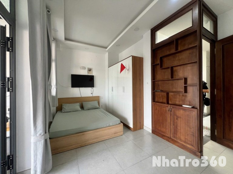 Cho thuê căn hộ 2PN quận 3 ban công lớn, tiện nghi