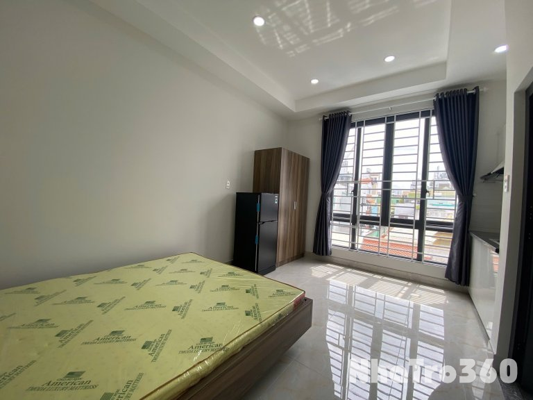 Cho thuê căn hộ ban công, Q1, đường Nguyễn Trãi, gần Công Viên 23/9, ĐH Sài Gòn, Cầu Nguyễn Văn Cừ