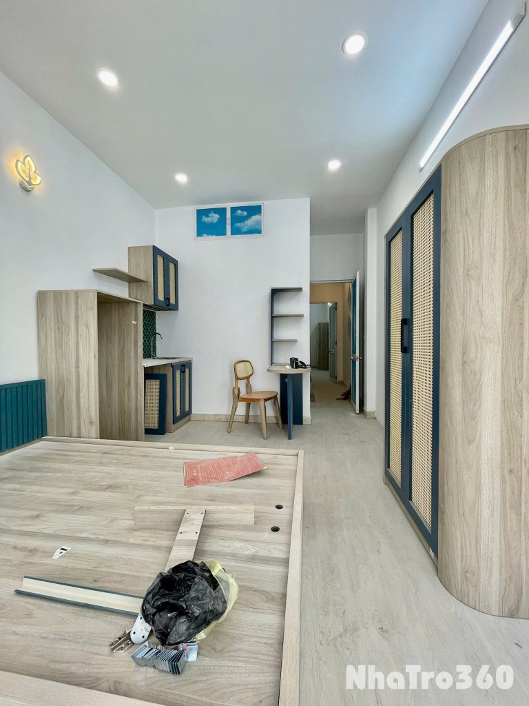 Cho thuê căn hộ ban công, Q10, Đường Sư Vạn Hạnh, gần ĐH Y Khoa, Vạn Hạnh Mall, Nhà Thờ Đồng Tiến