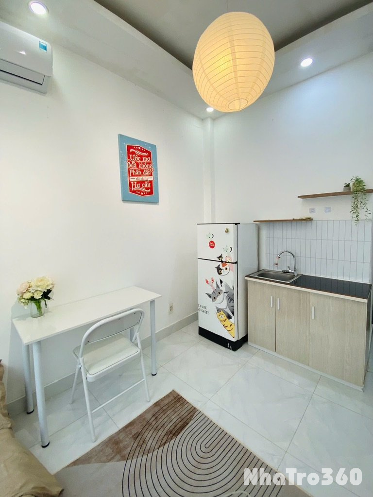 Căn hộ cho thuê cửa sổ lớn Bến Chương Dương