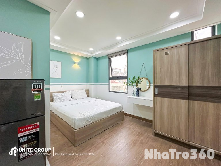 Cho thuê căn hộ ban công, Q10, Đường CMT8, gần Công Trường Dân Chủ, Toà Nhà Viettel, Công Viên Lê Thị Riêng