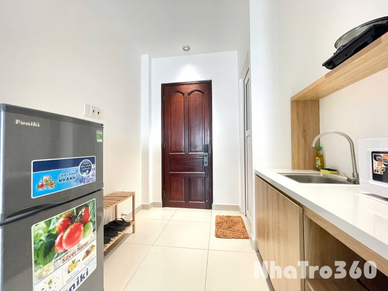 Cho thuê căn hộ ban công máy giặt riêng Q1, ngay chợ Tân Định, nhà thờ Tân Định, công viên Lê Văn Tám, cầu Bông