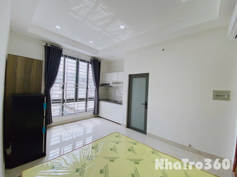 Cho thuê căn hộ ban công, Q1, đường Nguyễn Trãi, gần Công Viên 23/9, ĐH Sài Gòn, Cầu Nguyễn Văn Cừ