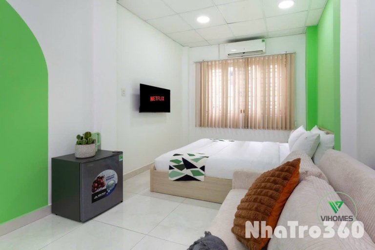 Cho thuê căn hộ ban công, Q4, Đường Bến Vân Đồn, gần ĐH Luật, ĐH Nguyễn Tất Thành, Chợ Xóm Chiếu