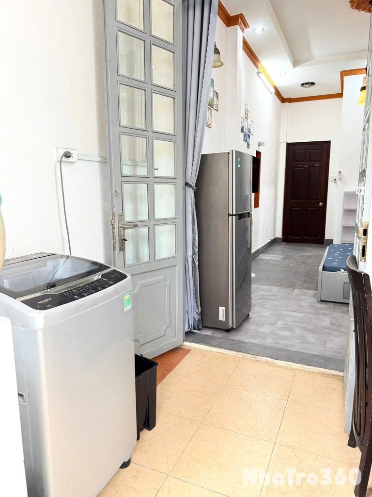 Căn hộ studio ban công gần sân bay Tân Bình