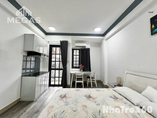 Cho thuê căn hộ ban công full nội thất Q1, ngay ngã sáu Phù Đổng, chợ Bến Thành, cviên 23/9, Saigon Center…