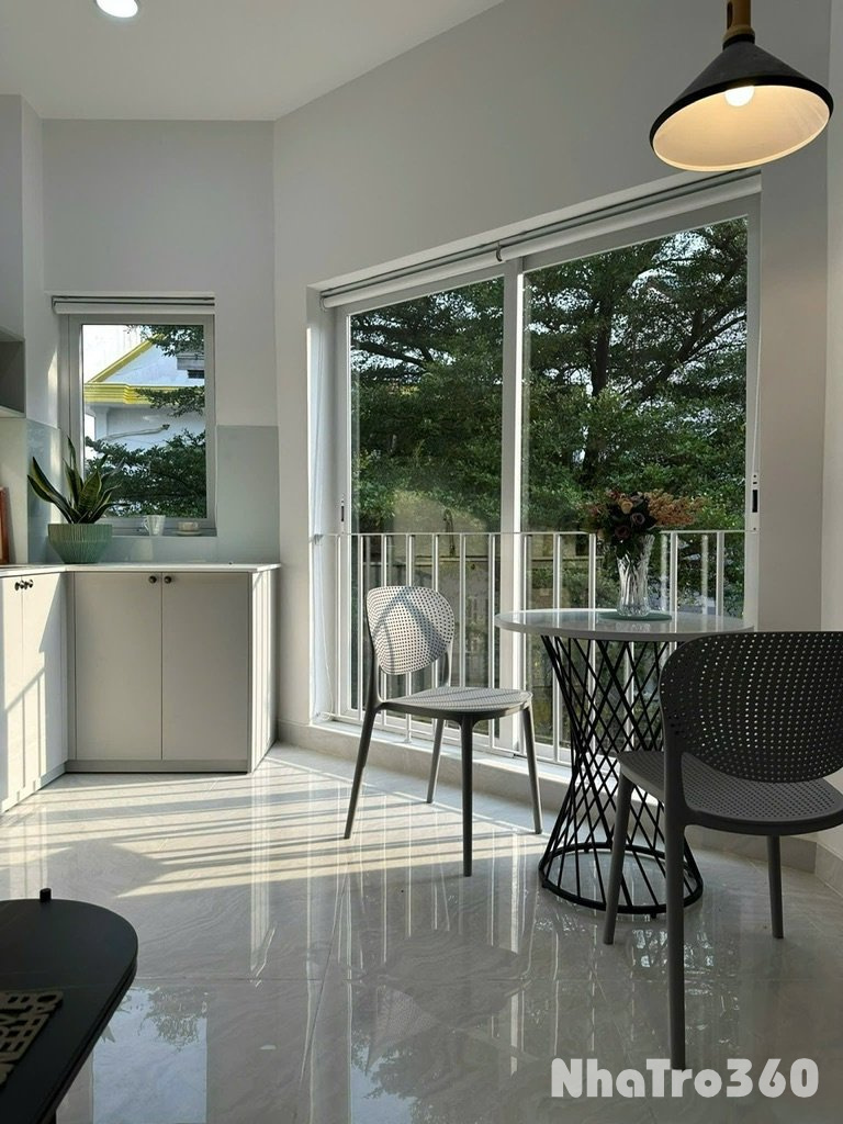 CĂN HỘ BAN CÔNG NGAY TÂN BÌNH GẦN NHÀ GA T3 K300