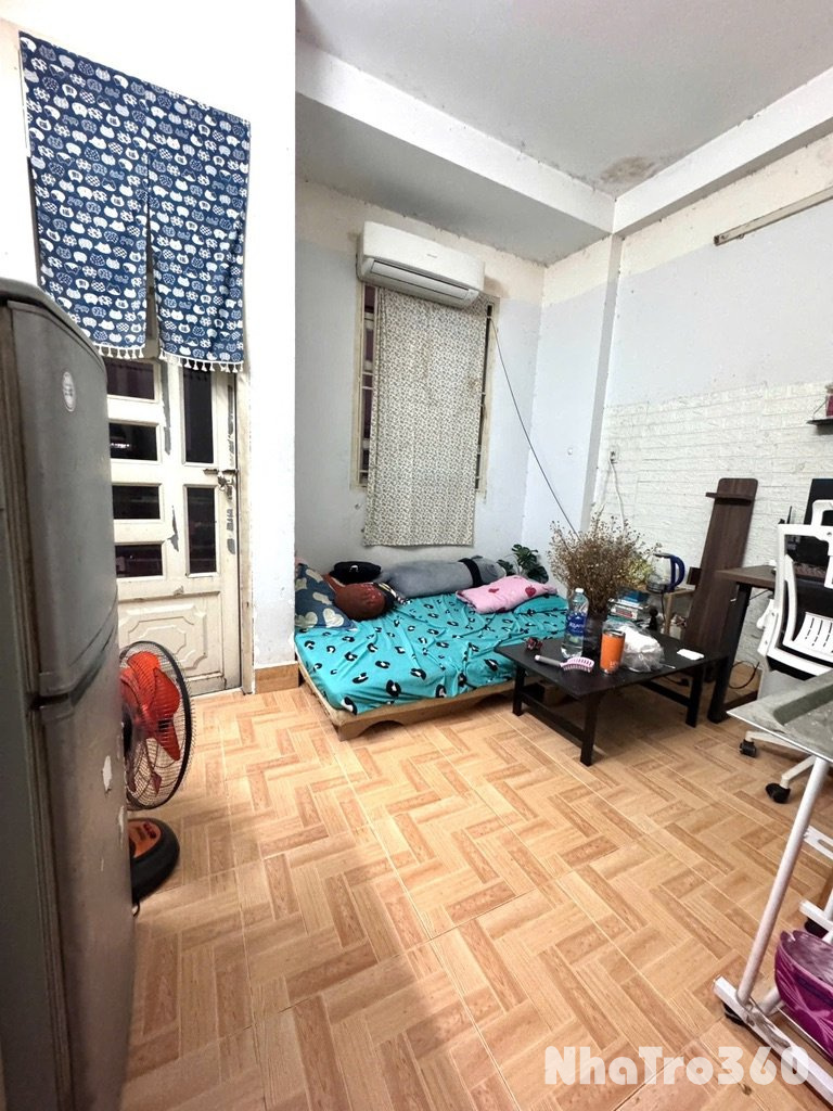 Cho thuê phòng ban công cửa sổ