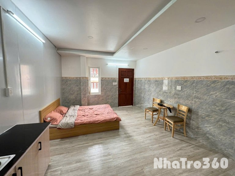 Full nội thất, rộng, cửa sổ, bancol, thang máy, re