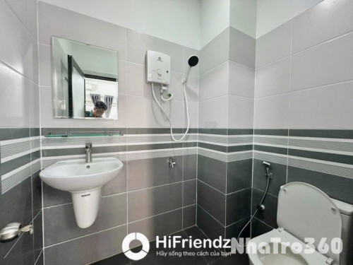 Full nội thất, ban công, thang máy, giá rẻ