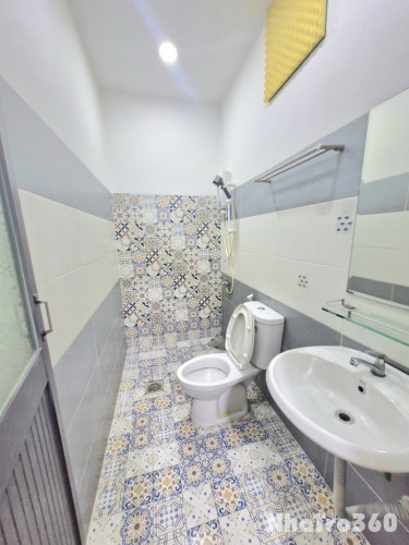 Cho thuê căn hộ ban công, Q8, Đường Dương Bá Trạc, gần ĐH Sài Gòn, Cầu Nguyễn Văn Cừ, Cầu Chữ Y