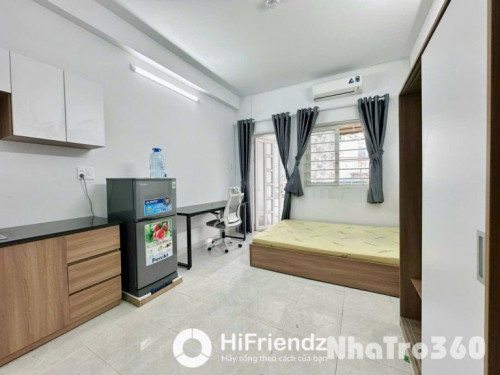 Full nội thất, ban công, thang máy, giá rẻ