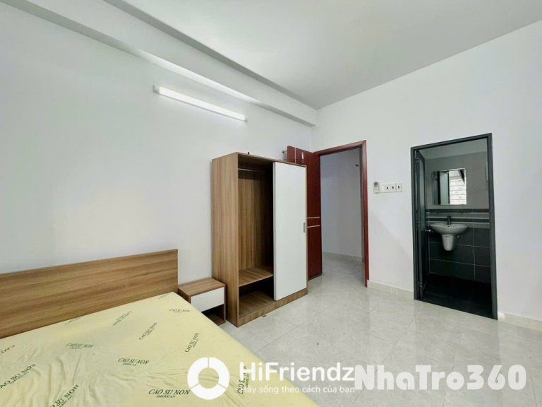 Full nội thất, ban công, thang máy, giá rẻ