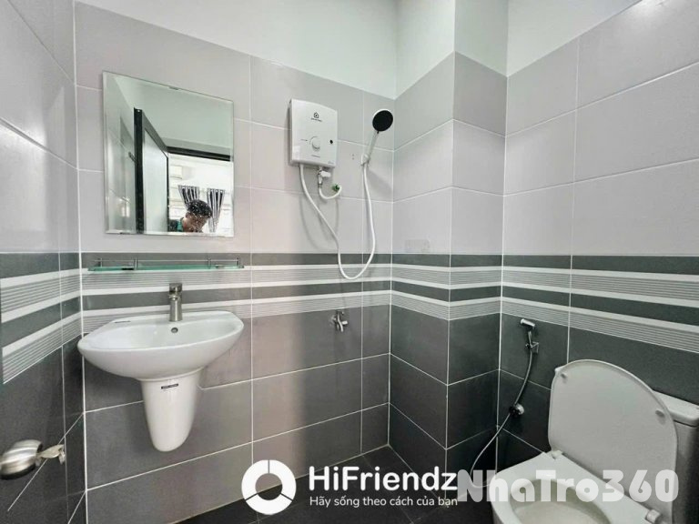 Full nội thất, ban công, thang máy, giá rẻ