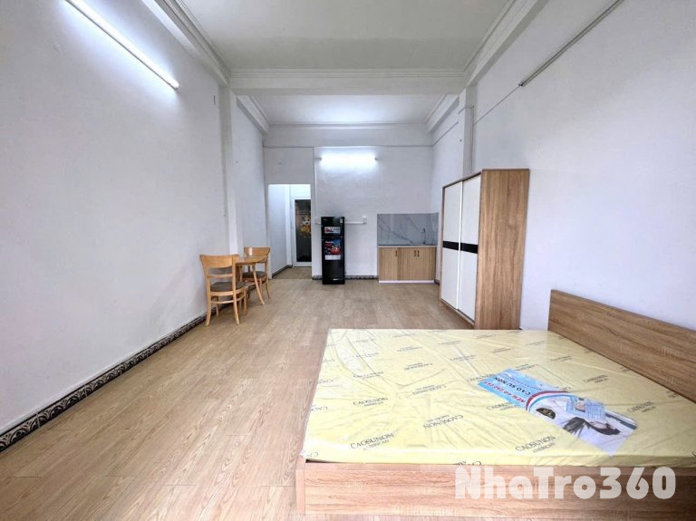 Cho thuê Studio ban công Q4 - gần Đh Luật, Cầu Tân Thuận, Đh Nguyễn Tất Thành, cầu Khánh Hội…