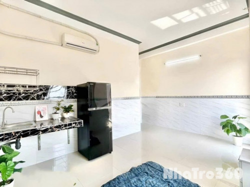 Full nội thất, ban công, cửa sổ, thang máy