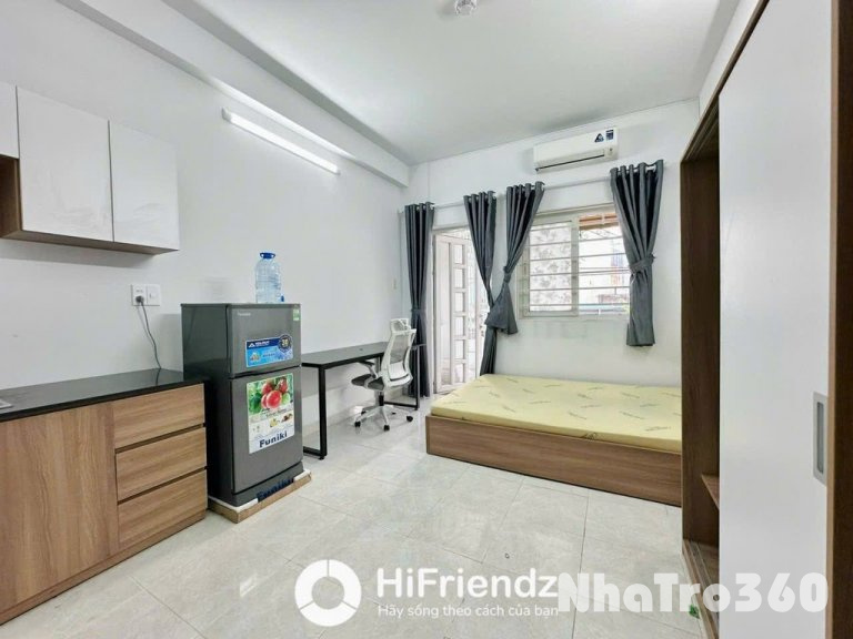 Full nội thất, ban công, thang máy, giá rẻ