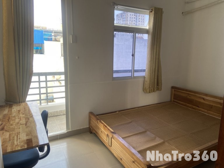 Phòng ban công .24m2, đg 17 , HBC , Thủ Đức