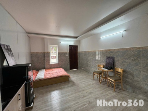 Full nội thất, rộng, cửa sổ, bancol, thang máy, re