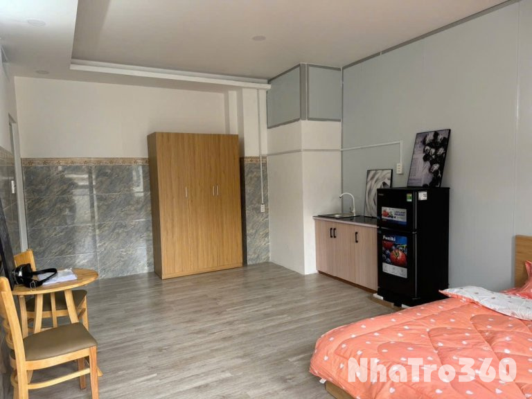 Full nội thất, rộng, cửa sổ, bancol, thang máy, re