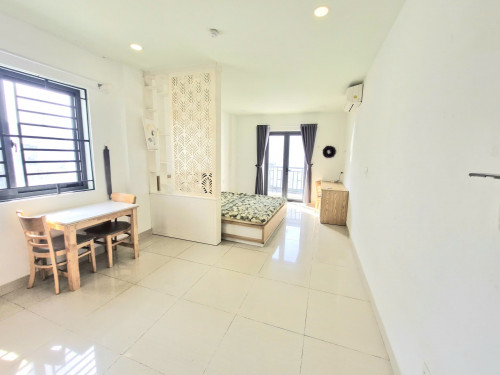 Cho thuê căn hộ ban công, Q8, Đường Dương Bá Trạc, gần ĐH Sài Gòn, Cầu Nguyễn Văn Cừ, Cầu Chữ Y