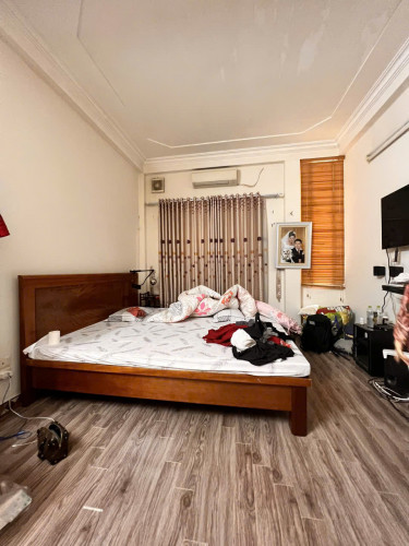 Cho thuê nhà nguyên căn Phạm Ngọc Thạch 50m² x 4 tầng 4 PN, 3 WC, 16 triệu