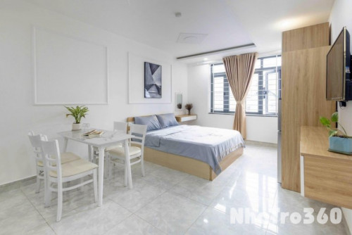 Phòng ban công quận 1 gần cv Tao Đàn 35m2 full nôi