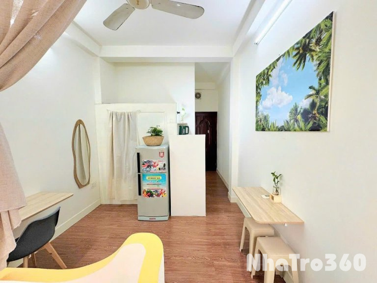 Cho thuê căn hộ ban công, Q1, đường Nguyễn Trãi, gần ĐH Sài Gòn, Cầu Nguyễn Văn Cừ, Công Viên 23/9