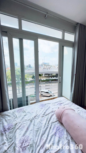 Cho thuê phòng trọ ban công Q4, view sông ngay cầu Calmette, Đh Luật, Đh Nguyễn Tất Thành, cầu Khánh Hội