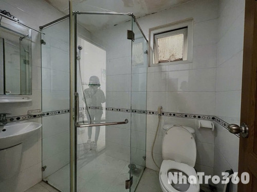 Cho thuê studio cửa sổ trời, gần chợ Xóm Chiếu, Đh Luật, Đh Nguyễn Tất Thành, cầu Kênh Tẻ,...