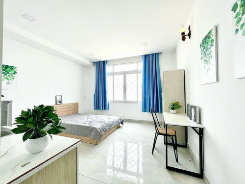 Cho thuê studio cửa sổ trời, gần chợ Xóm Chiếu, Đh Luật, Đh Nguyễn Tất Thành, cầu Kênh Tẻ,...