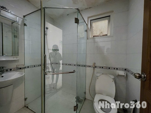 Cho thuê căn hộ Q4, Đường Xóm Chiếu, gần ĐH Nguyễn Tất Thành, Cầu Kênh Tẻ, Chợ Xóm Chiếu