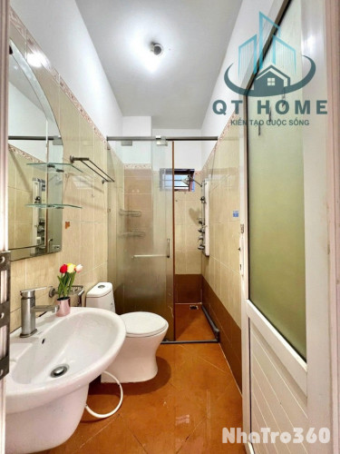 Cho thuê căn hộ ban công, Q1, đường Nguyễn Văn Cừ, gần Công Viên 23/9, cầu Nguyễn Văn Cừ, ĐH Sài Gòn