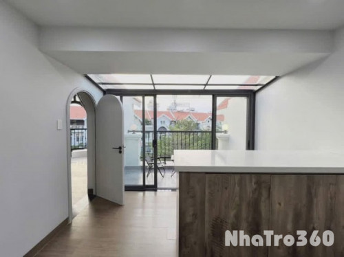 CHO THUÊ PHÒNG 1PN CÓ BANCOL NGAY NHÀ GA T3, QTB