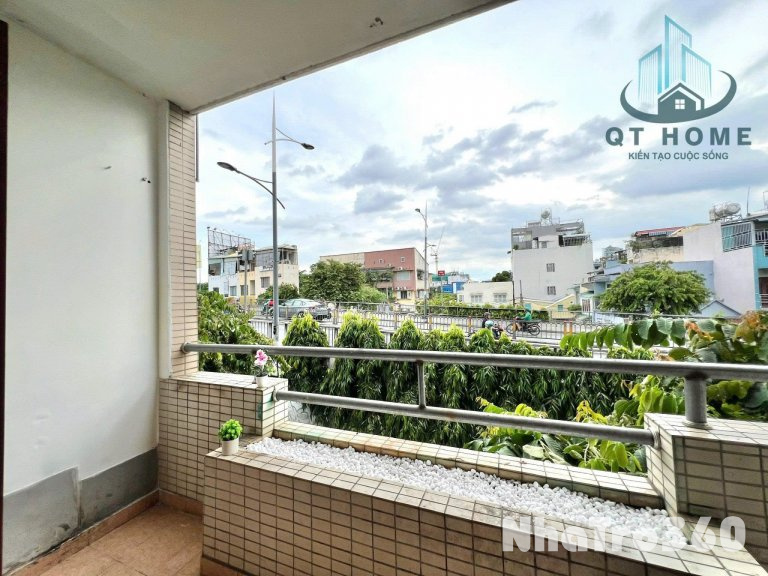 Cho thuê căn Studio Ban công ngay chân cầu Nguyễn Văn Cừ, gần Nowzone, Đh Sài Gòn, Đh Sư Phạm, Đh KHTN…