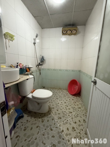 Phòng trọ tầng 1 đủ đồ cơ bản có chỗ để xe vskk
