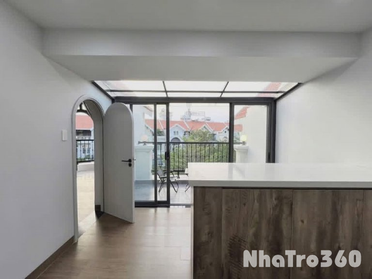 CHO THUÊ PHÒNG 1PN CÓ BANCOL NGAY NHÀ GA T3, QTB