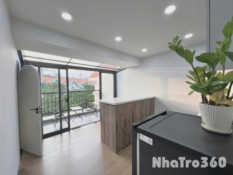 CHO THUÊ PHÒNG 1PN CÓ BANCOL NGAY NHÀ GA T3, QTB