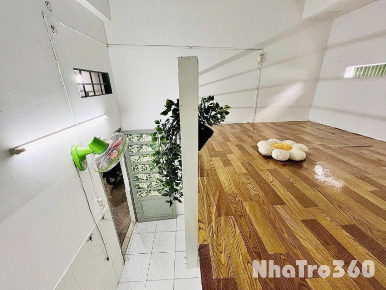 CHO THUÊ PHÒNG GẦN ĐH VĂN HIẾN QUA QUẬN 11 kế bên