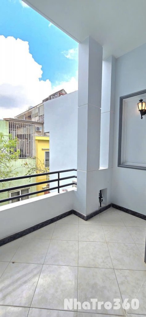 Cho thuê căn Studio ban công Q1, gần cầu Ba Son, Thảo Cầm Viên, chợ Bến Thành, vòng xoay Điện Biên Phủ