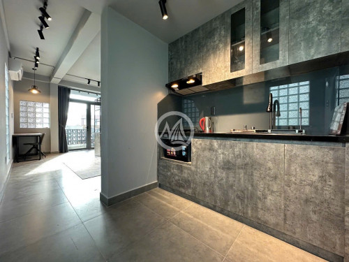 Cho thuê căn hộ ban công, Q1, Đường Nguyễn Cảnh Chân, gần Cầu Nguyễn Văn Cừ, Công Viên 23/9, ĐH Sài Gòn